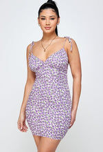 Load image into Gallery viewer, Hello Daisy