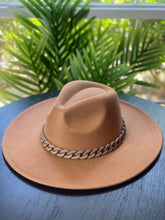 Load image into Gallery viewer, Panama Hat with Chain